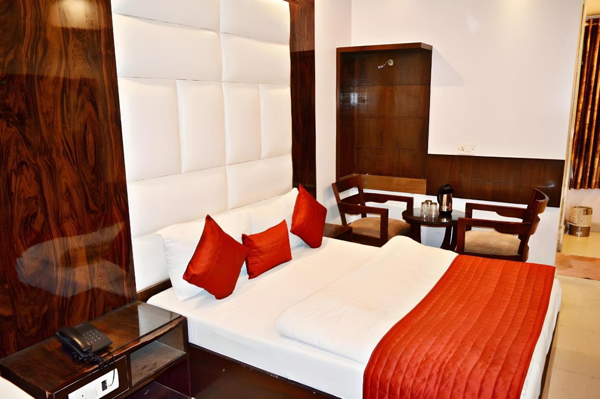 Hotel Sun International New Delhi Buitenkant foto
